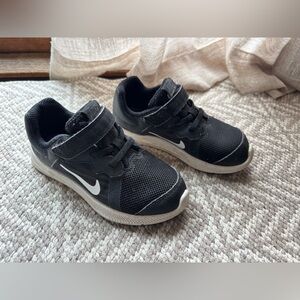 Toddler Nike Black and White Sneakers 🐼